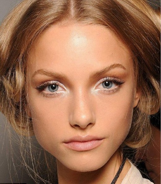 How to make eyes look bigger