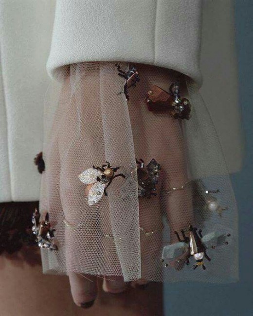 Insects inspired embroideries for clothing
