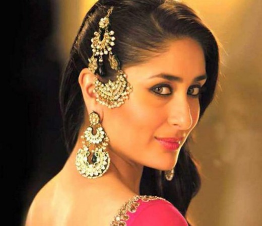 Ways to wear tikka and jhumarWays to wear tikka and jhumar