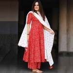 5 Outfit Ideas For Holi Bandhej outfit for holi