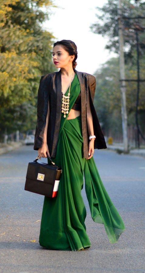 Structured jacket for saree