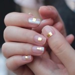 Give A Touch Of Gold To Your Regular Nail Art Designs Gold nail art