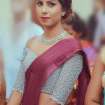 10 Alluring Blouse Designs To Wear With Plain Sarees Plain saree blouse designs