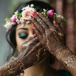 8 Pictures Which You Can Pose For At Your Mehndi Function Pictures to click at your mehndi function