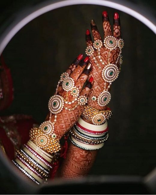 Haathphool styles for the brides