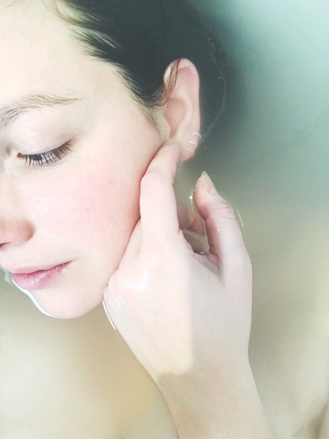 Protect skin from air pollution