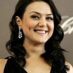 Tips And Tricks To Smile naturally For Photos Tips to smile naturally in photos