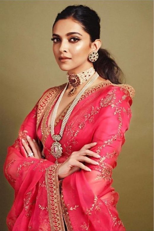 Wearing plain saree with matching jewellery
