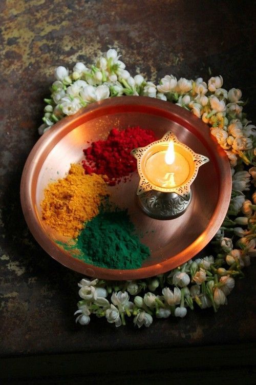Ways To Present Holi Colors In Style