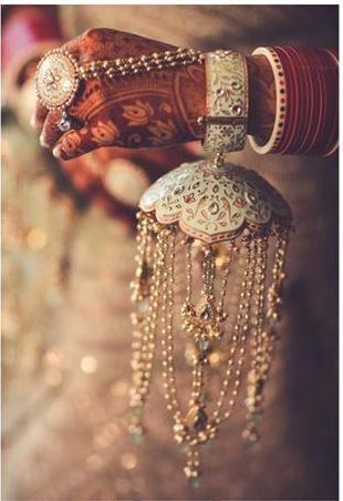 Contemporary Kalerein designs for the brides