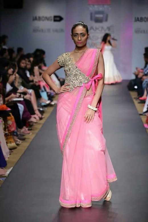Ways to secure a saree palla
