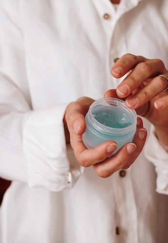 Aloe vera for clear glass skin