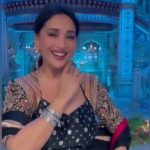 Madhuri Dixit Shares A Beautiful Dance Number On Kajra Mohabbat Wala Madhuri Dixit shares a beautiful dance video