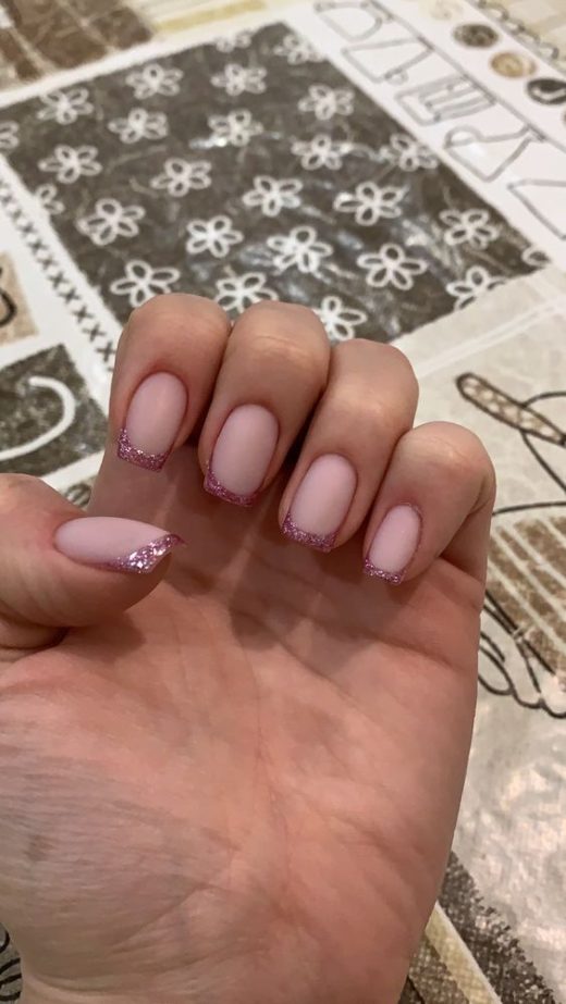 How to create nail art by painting tips of nails